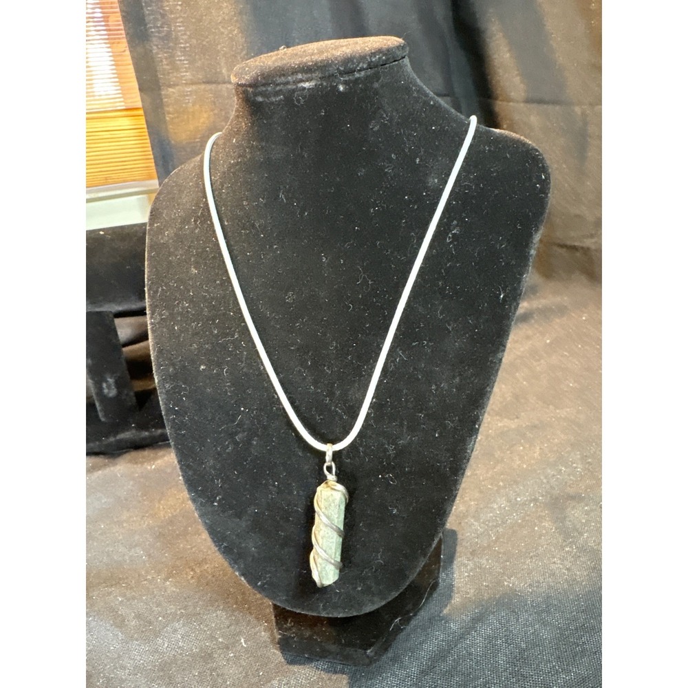 Wire Wrapped Natural Stone Pendant Necklace Unique Handmade Crystal‎ Gem